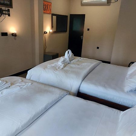 Edwin'S Airport Garden Bed & Breakfast Negombo Exterior foto