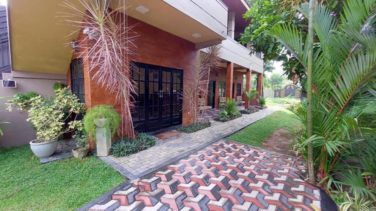 Edwin'S Airport Garden Bed & Breakfast Negombo Exterior foto