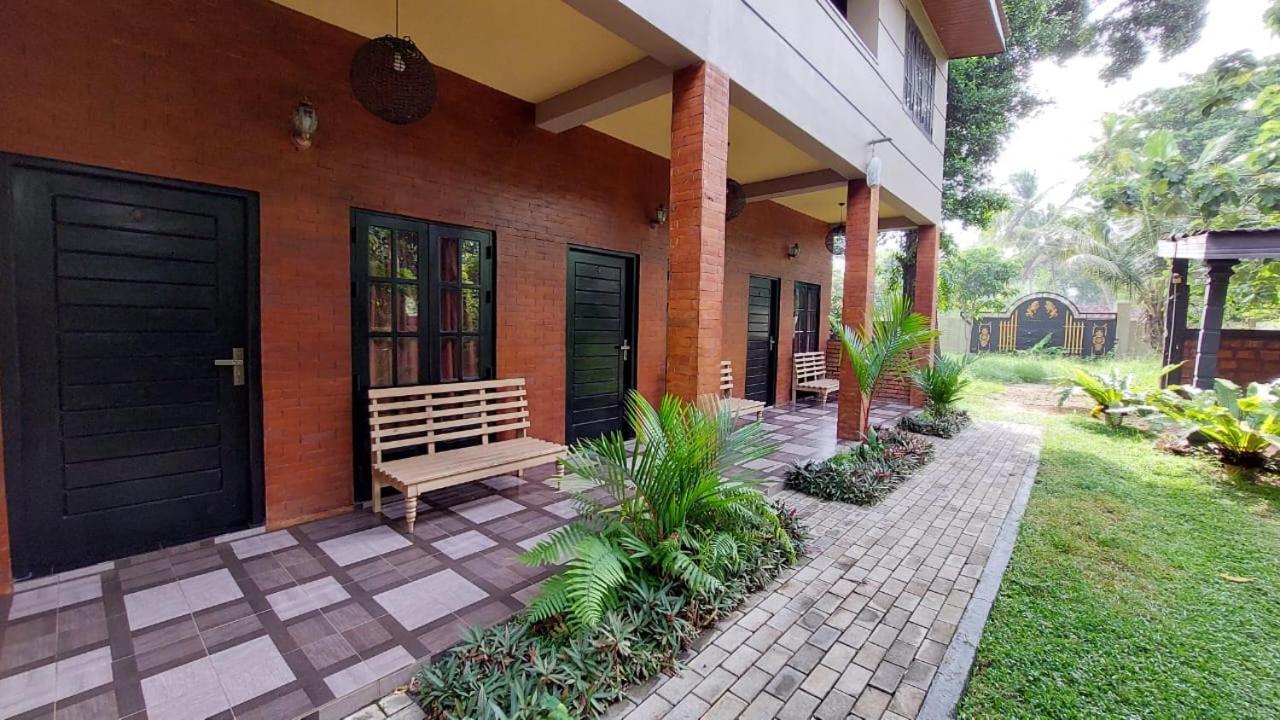 Edwin'S Airport Garden Bed & Breakfast Negombo Exterior foto
